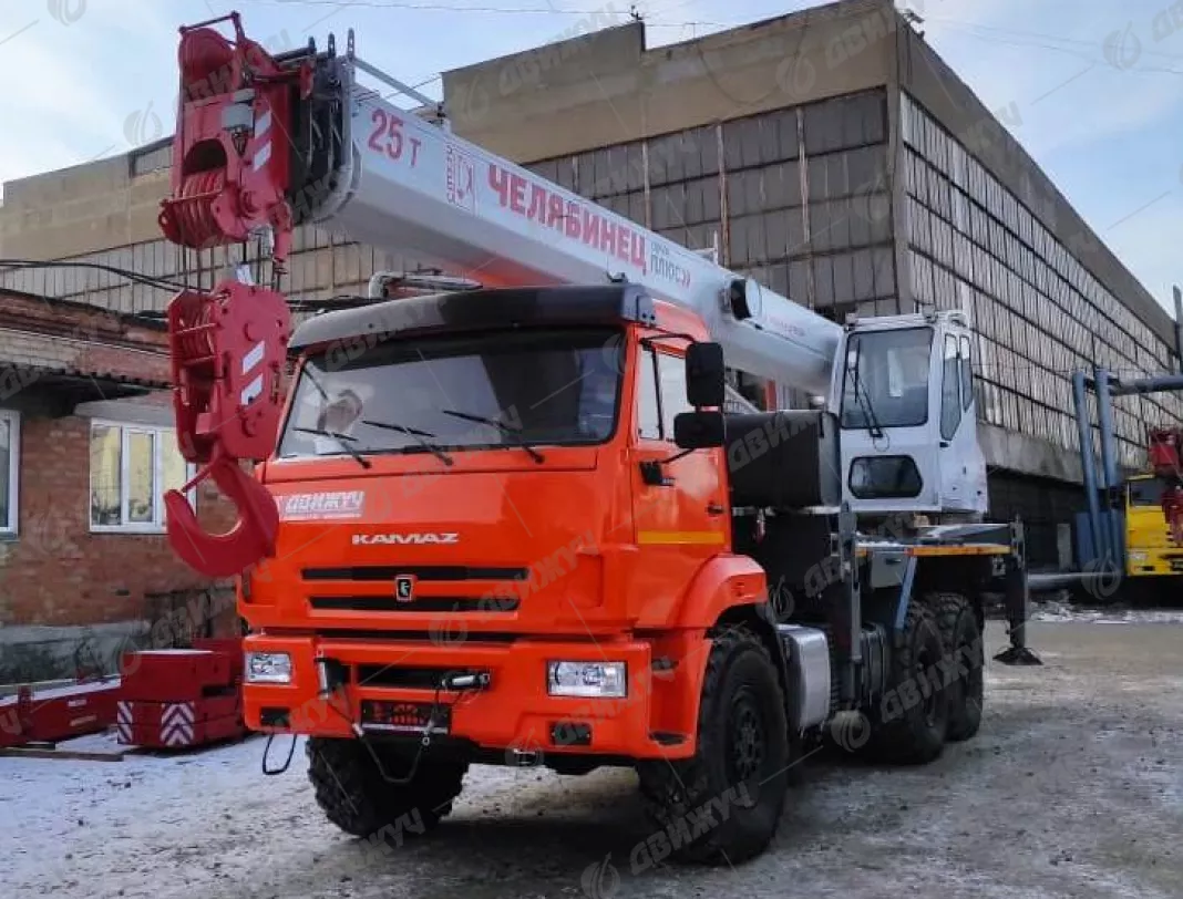 Автокран Челябинец КС-55732-28 на шасси КАМАЗ 43118-50 