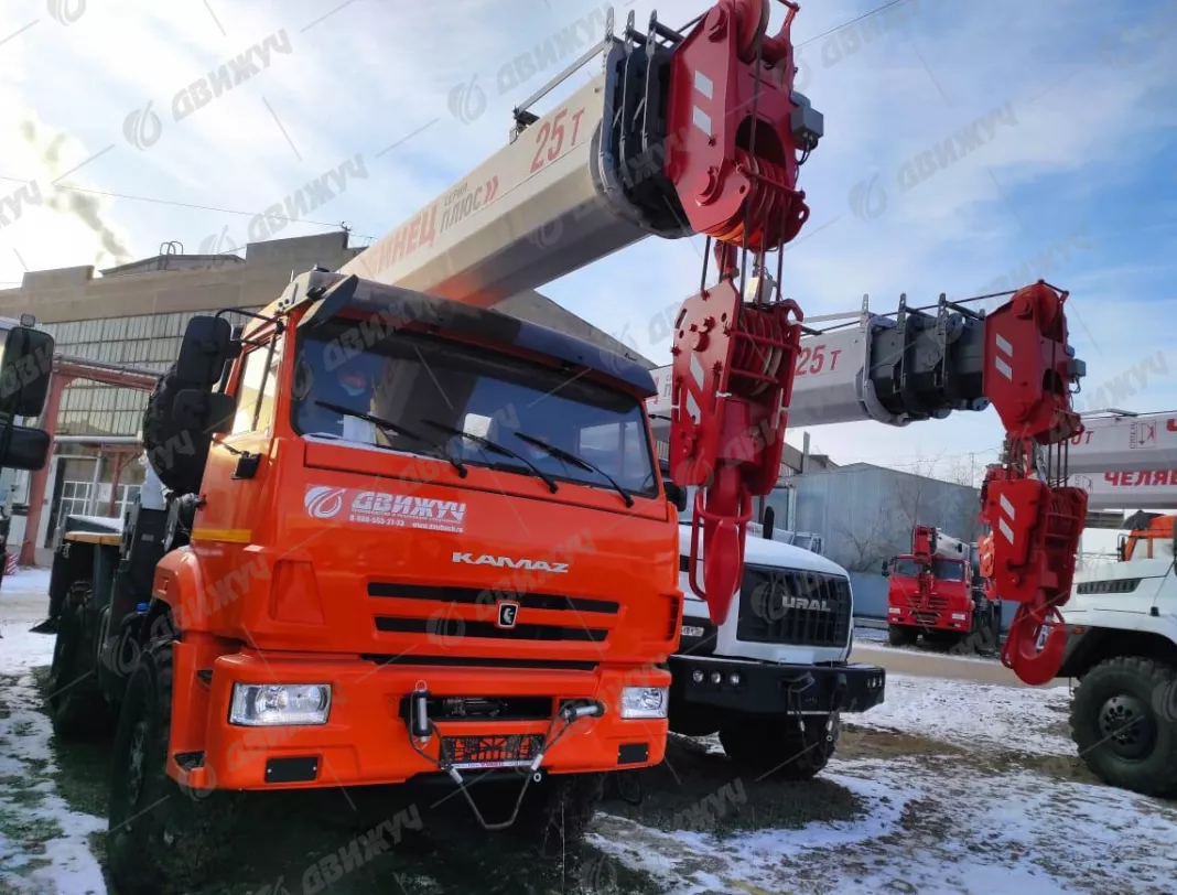 Автокран Челябинец КС-55732-28 на шасси КАМАЗ 43118-50 