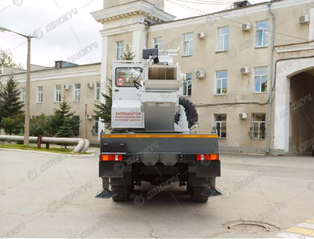Автокран Челябинец КС-55732-28 на шасси Урал Next 