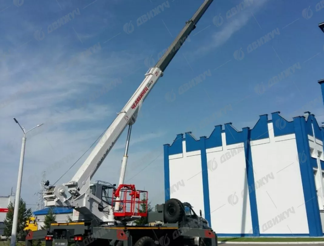 Автокран Челябинец КС-55732-28 на шасси Урал Next 