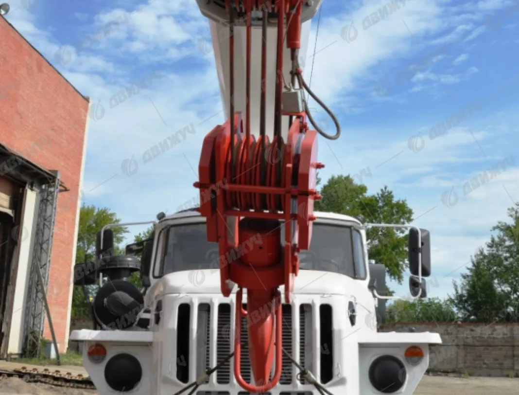 Автокран Челябинец КС-55732-33 на шасси Урал 4320