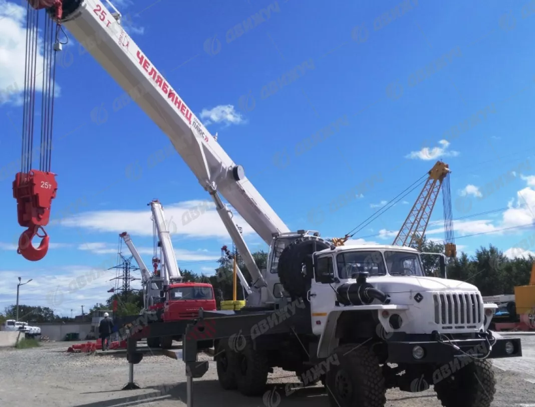 Автокран Челябинец КС-55732-33 на шасси Урал 4320