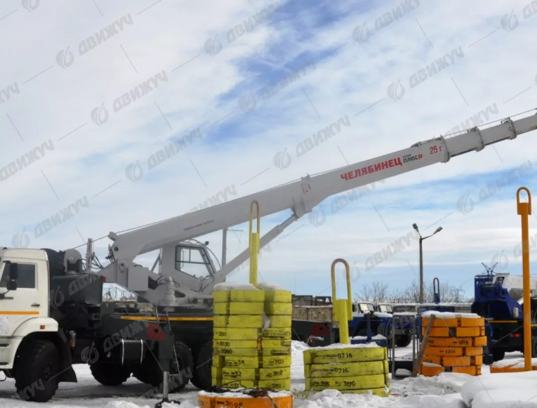 Автокран Челябинец КС-55732-33 на шасси КАМАЗ 43118-50 