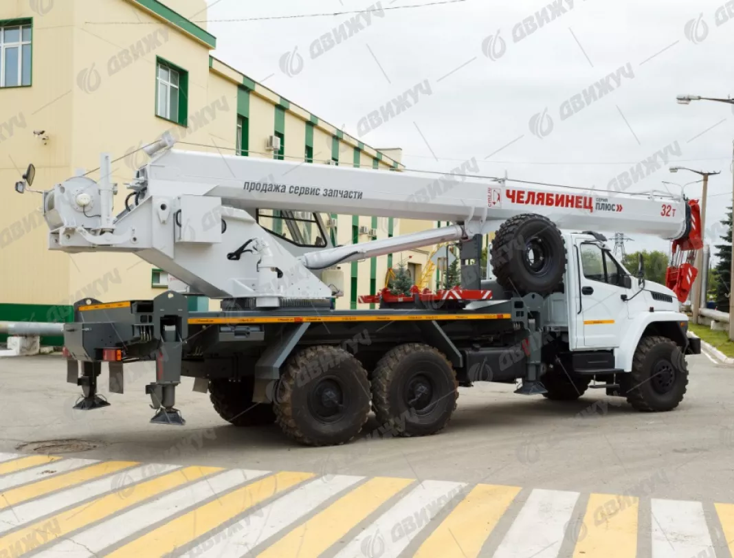 Автокран Челябинец КС-55733-26 на шасси Урал Next 