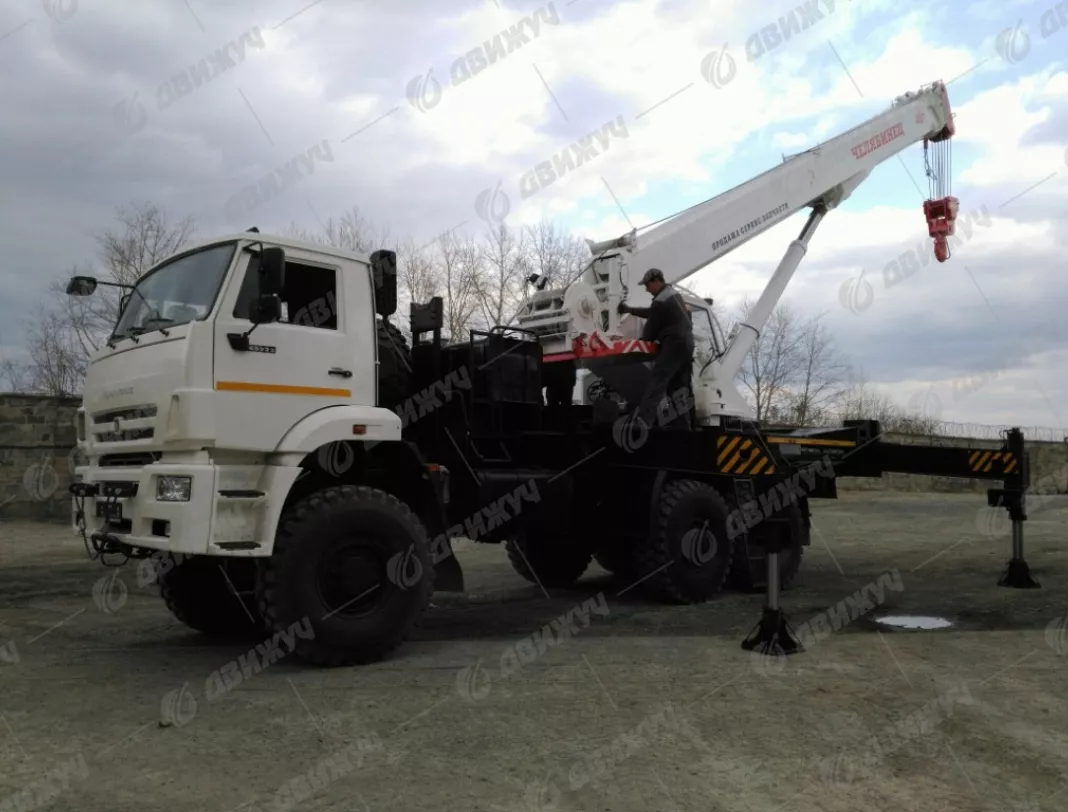 Автокран Челябинец КС-65711-34 на шасси КАМАЗ 65222 (6х6)