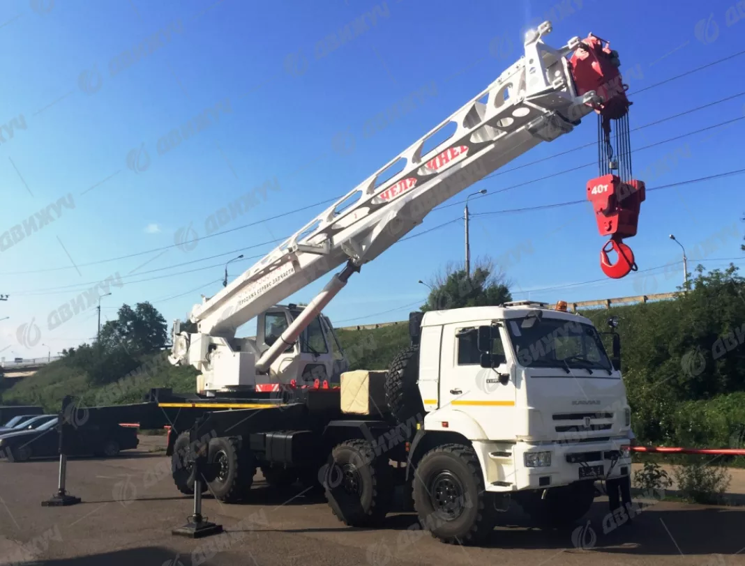 Автокран Челябинец КС-65711М1-34 на шасси КАМАЗ 63501 (8х8)