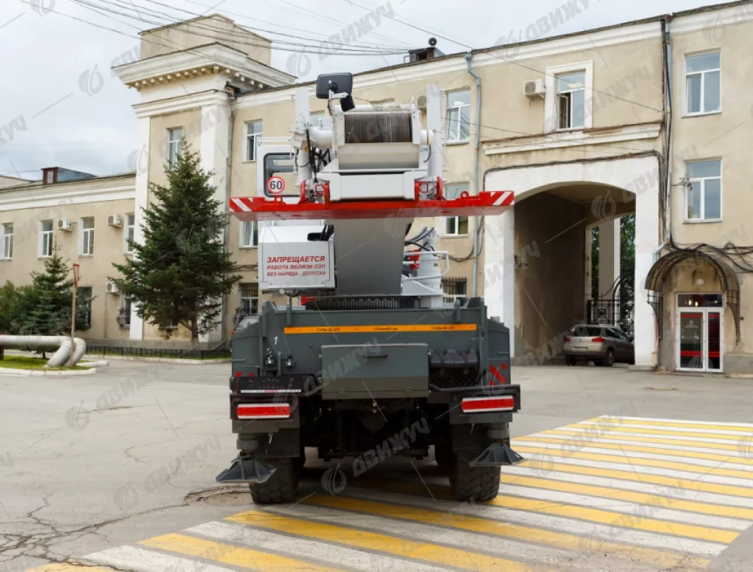 Автокран Челябинец КС-65717-34 на шасси КАМАЗ 6560 (8х8)