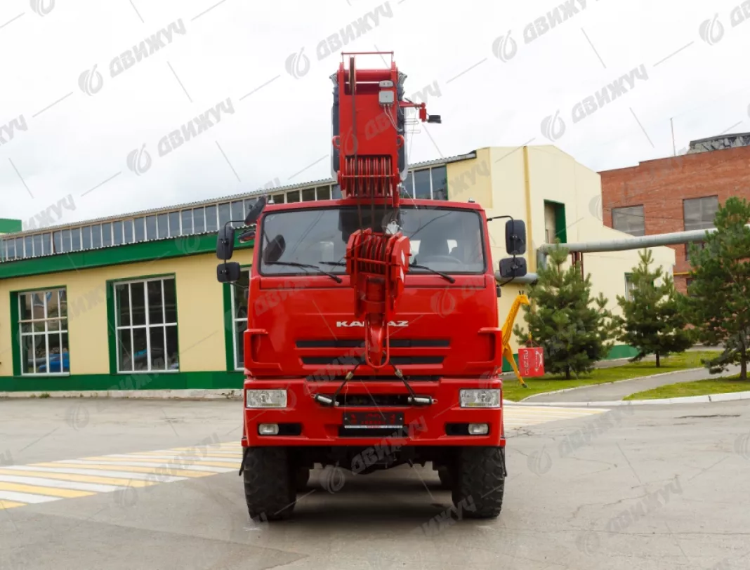 Автокран Челябинец КС-65717-34 на шасси КАМАЗ 6560 (8х8)