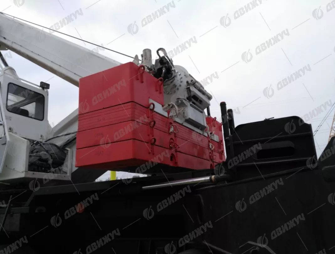 Автокран Челябинец КС-65717-34 на шасси КАМАЗ 6560 (8х8)