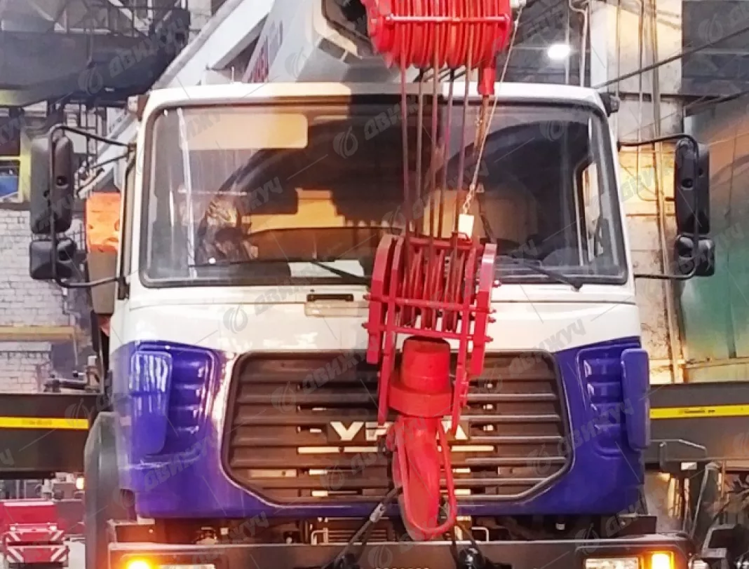 Автокран Челябинец КС-65717-34 на шасси Урал 9593 (8х8)