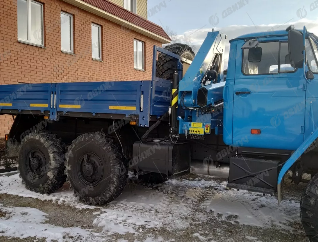 Бортовой Урал 4320 (капотный) с КМУ  ИМ-77