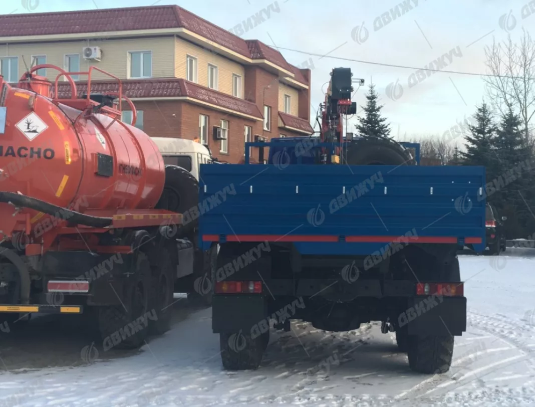 Бортовой Урал Next, двухкабинка с КМУ ИТ-80