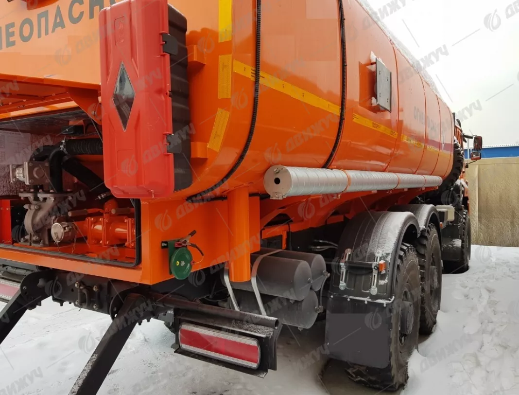 Автоцистерна нефтепромысловая АЦН-18 КАМАЗ 65224-53