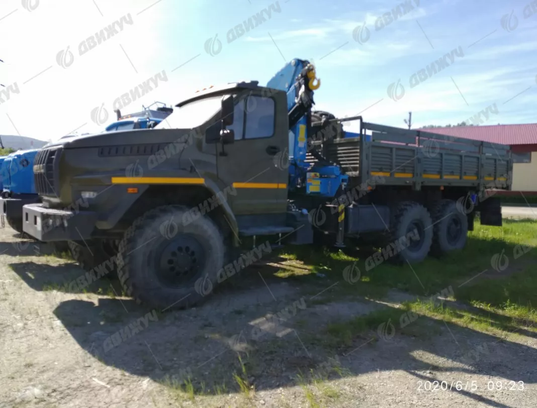 Бортовой Урал Next 4320-74 с КМУ ИМ-150