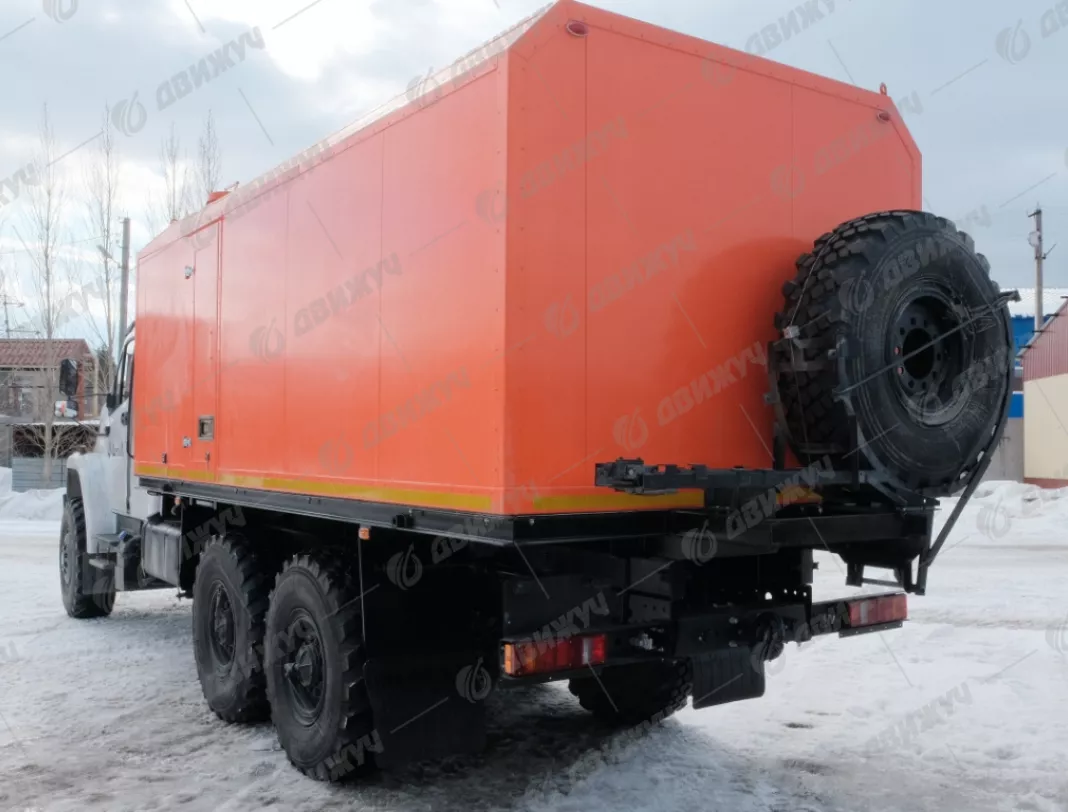 ППУ 1600/100 на шасси Урал Next 4320-72 (2 топливных бака)