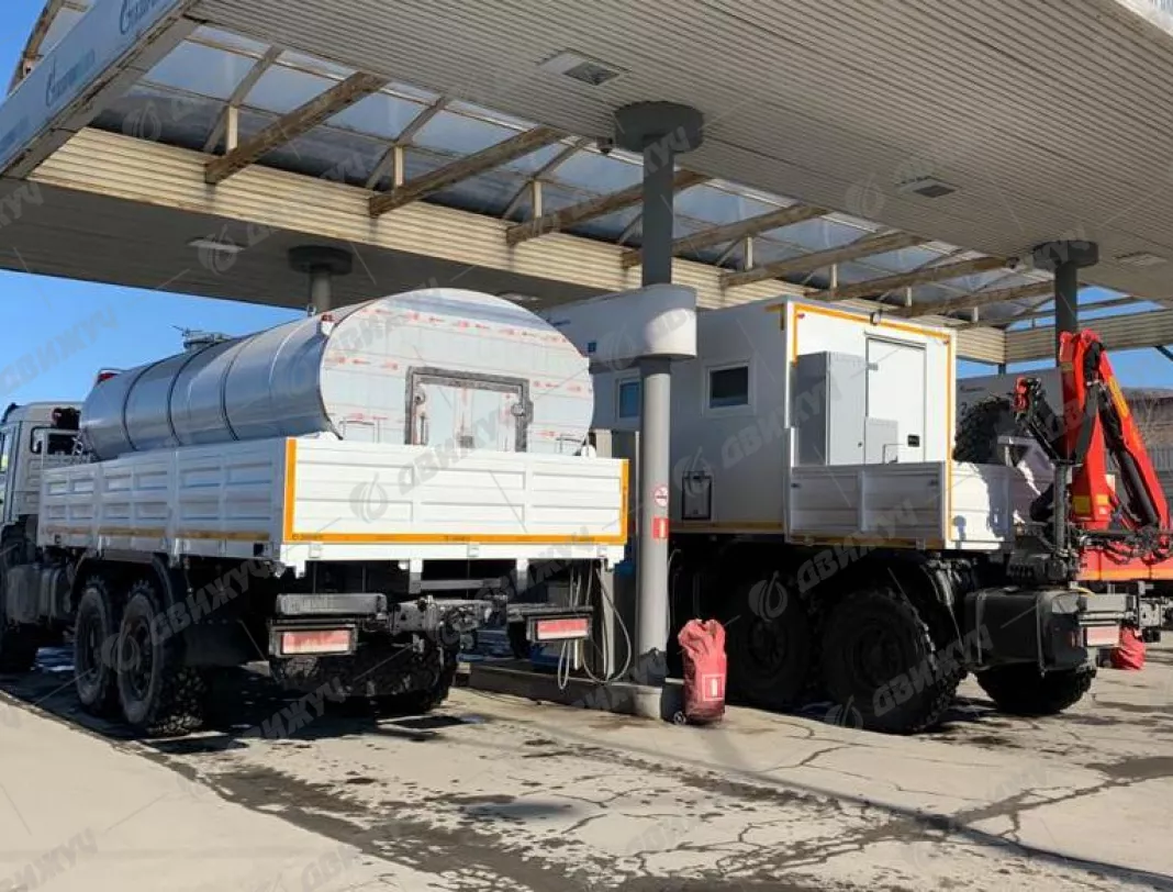 Бортовой КАМАЗ 43118-50 с КМУ PALFINGER РК 6500А + автоцистерна АЦПТ с насосом