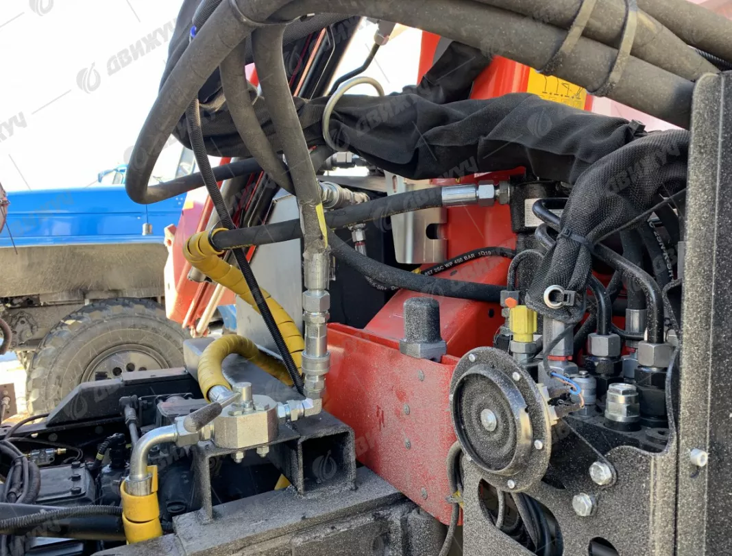 Бортовой КАМАЗ 43118-50 с КМУ PALFINGER РК 6500А + автоцистерна АЦПТ с насосом