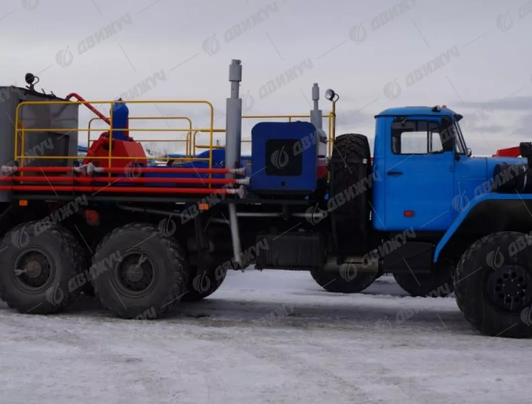 Цементировочный агрегат ЦА-320 на шасси Урал 4320-72 с ВПБ