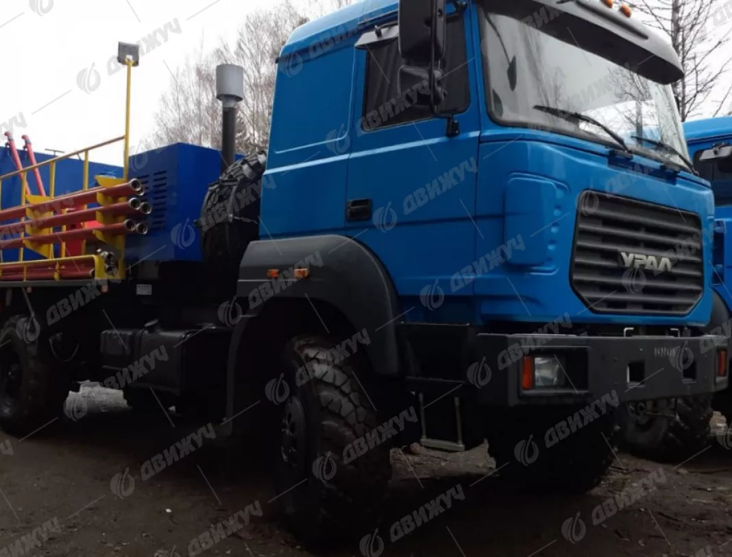 Цементировочный агрегат ЦА-320 на шасси Урал 4320-80 с ВПБ
