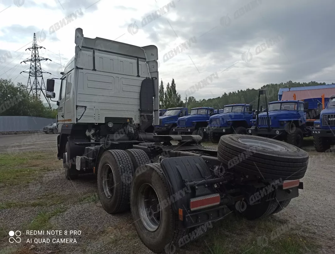 Седельный тягач МАЗ 6430C9-520-010