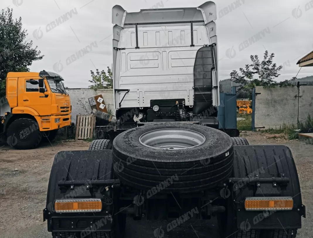 Седельный тягач МАЗ 6430C9-520-010