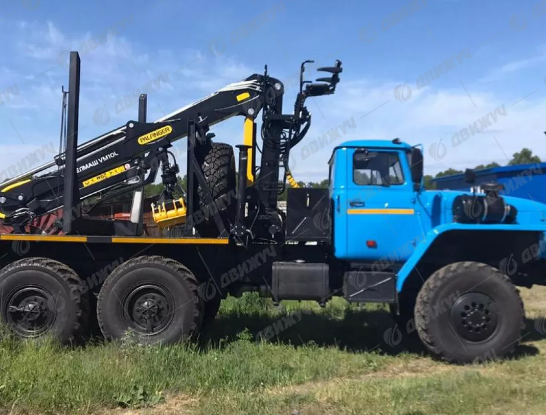 Лесовоз Урал 55571-1112-72 с манипулятором ГМУ ВЕЛМАШ VC8L74