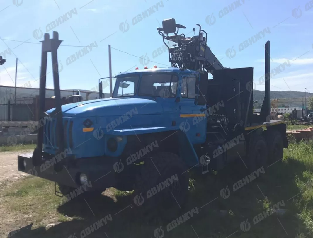Лесовоз Урал 55571-1112-72 с манипулятором ГМУ ВЕЛМАШ VC8L74