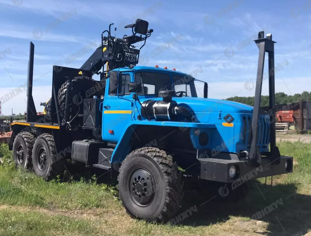 Лесовоз Урал 55571-1112-72 с манипулятором ГМУ ВЕЛМАШ VC8L74