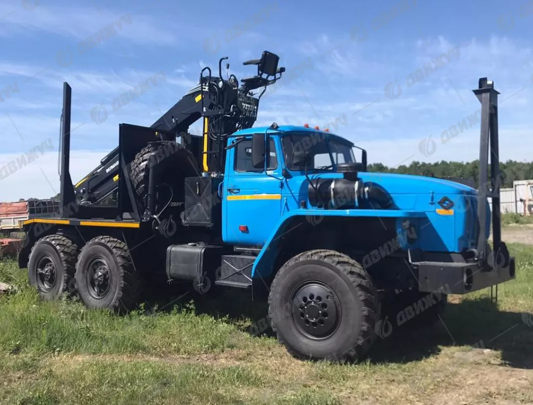 Лесовоз Урал 55571-1112-72 с манипулятором ГМУ ВЕЛМАШ VC8L74