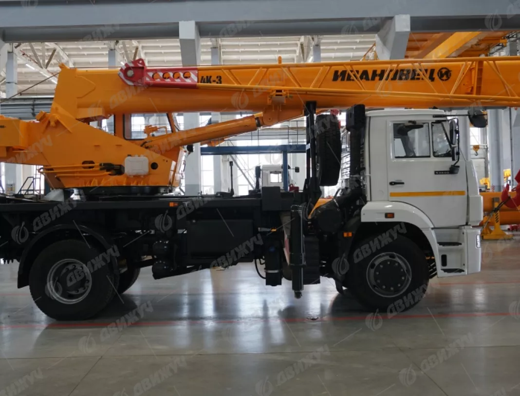 Автокран Ивановец  35714К-3 на шасси КАМАЗ-53605