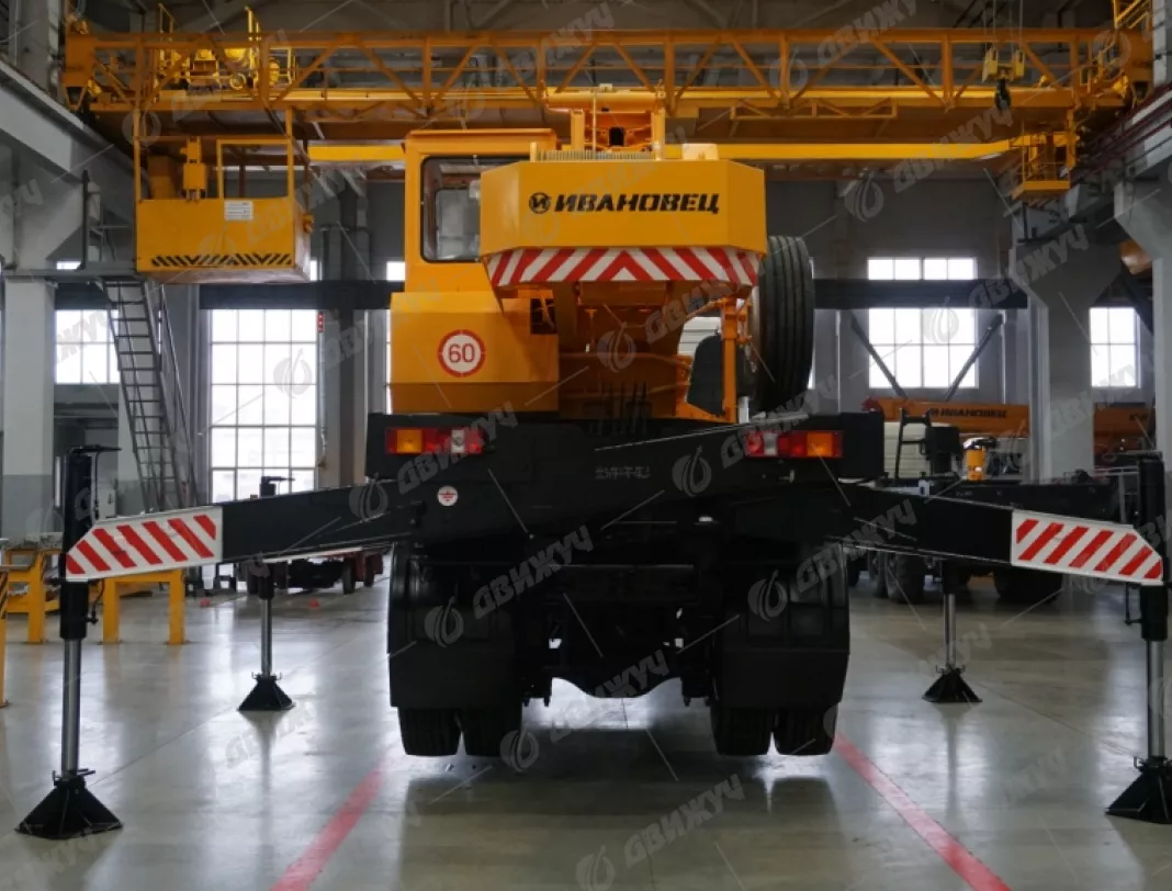 Автокран Ивановец  35715 на шасси МАЗ-5340С2