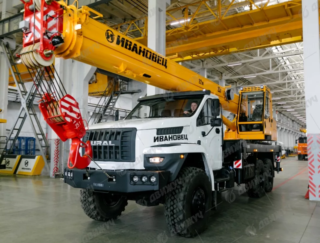АВТОКРАН ИВАНОВЕЦ КС-45717-2М на шасси УРАЛ-4320 Next (стрела 22 м)