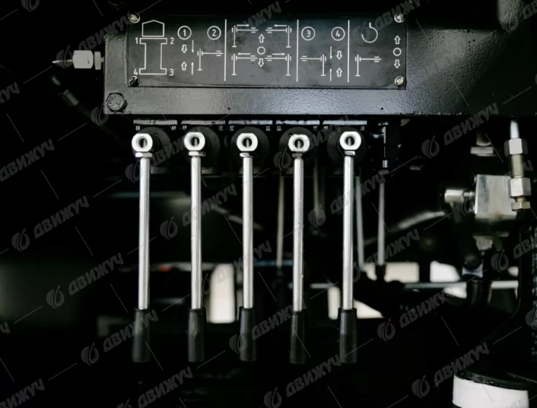 АВТОКРАН ИВАНОВЕЦ КС-45717-2М на шасси УРАЛ-4320 Next (стрела 24 м)