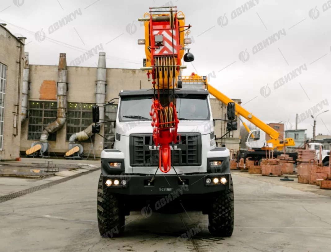 АВТОКРАН ИВАНОВЕЦ КС-45717-2М на шасси УРАЛ-4320 Next (стрела 24 м)