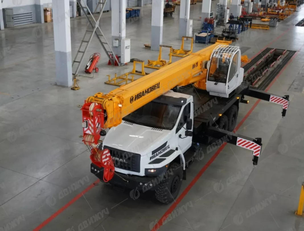АВТОКРАН ИВАНОВЕЦ КС-45717-2Р Air на шасси УРАЛ-4320 Next