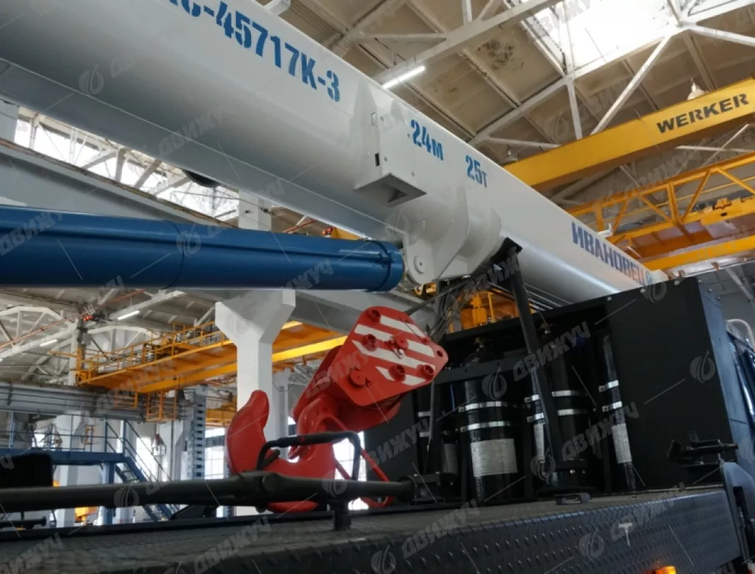 АВТОКРАН ИВАНОВЕЦ КС-45717К-3-58 на шасси KAMAЗ 43118