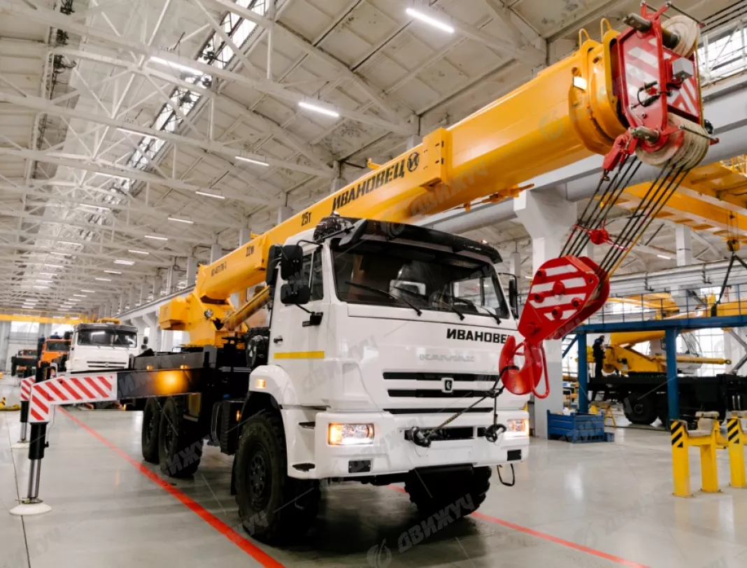 АВТОКРАН ИВАНОВЕЦ КС-45717К-3М на шасси KAMAЗ 43118 (стрела 22 м)