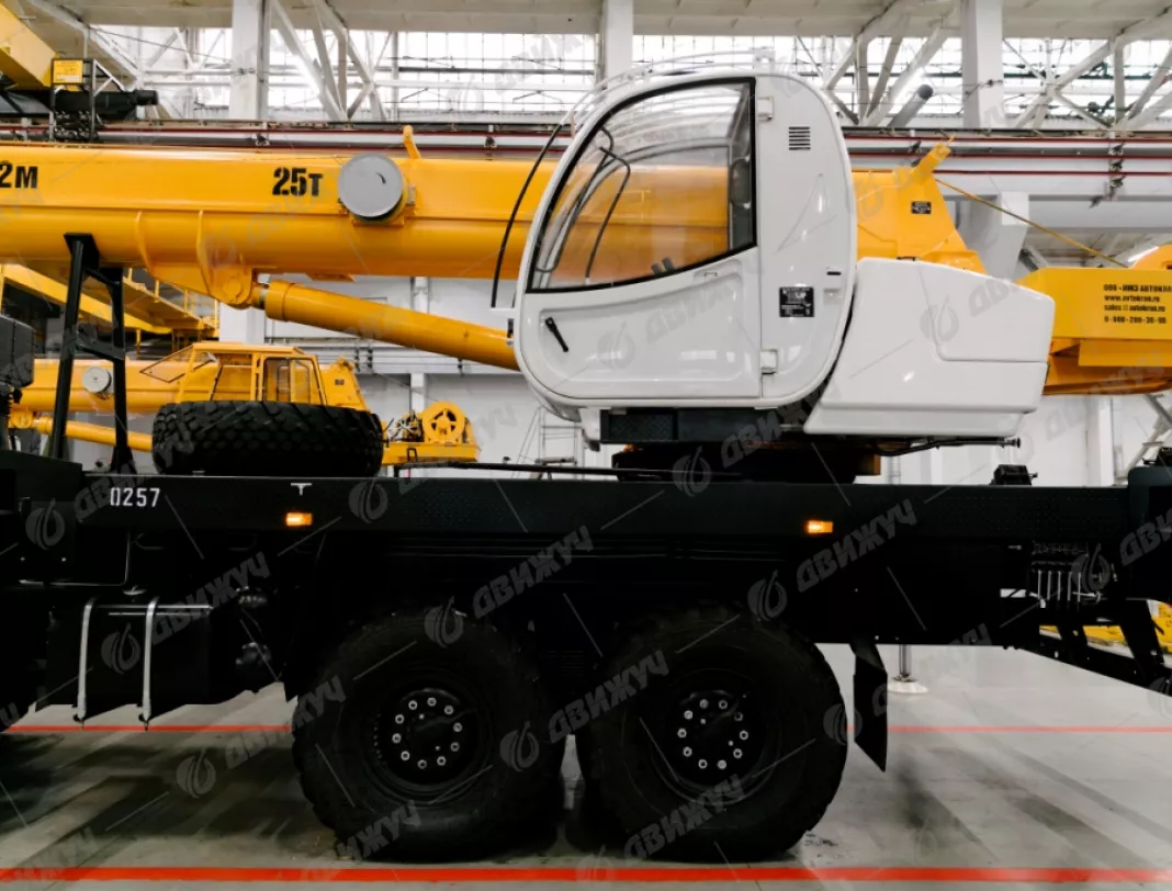 АВТОКРАН ИВАНОВЕЦ КС-45717К-3М на шасси KAMAЗ 43118 (стрела 22 м)