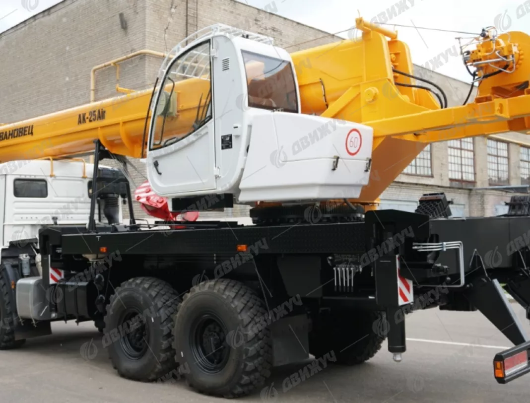 АВТОКРАН ИВАНОВЕЦ КС-45717К-3Р Аir на шасси KAMAЗ 43118