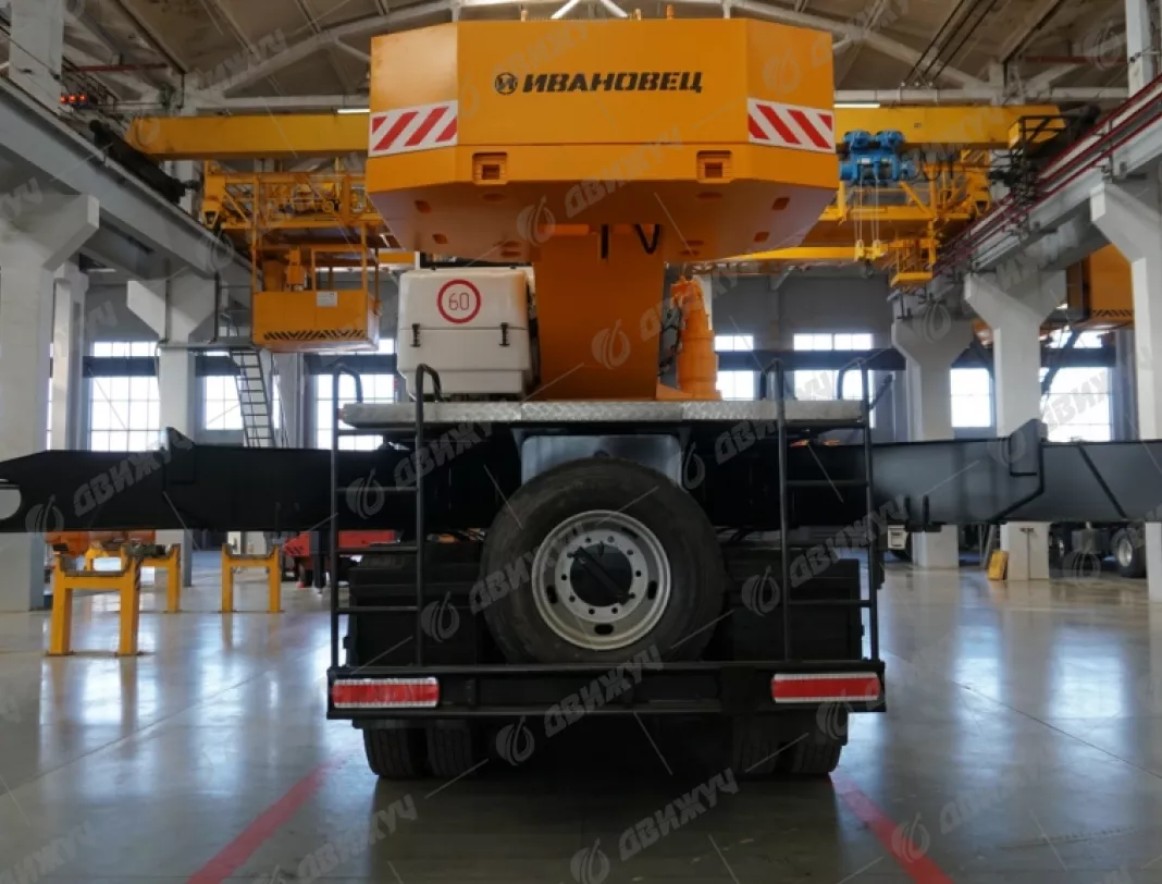 АВТОКРАН ИВАНОВЕЦ КС-65740-6 на шасси КАМАЗ-6540