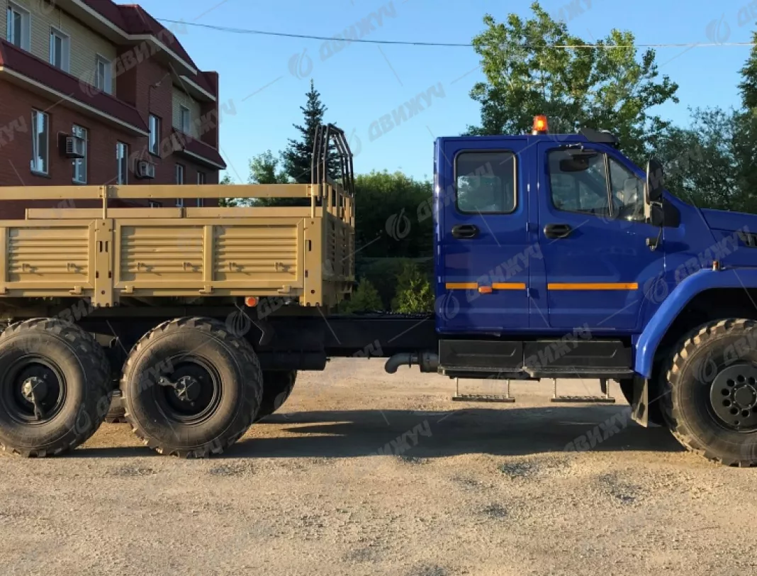 Бортовой Урал Next 4320-72Е5 (двухкабинка)