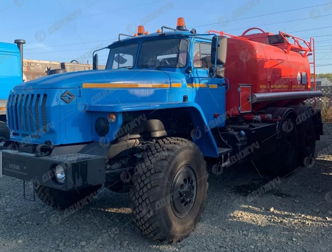 АТЗ-10 (Автозаправщик) на шасси УРАЛ 5557-60