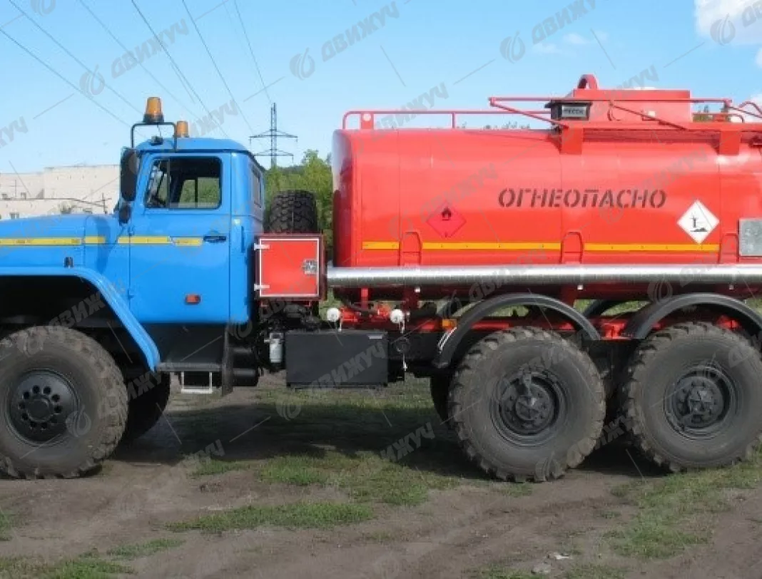 АТЗ-10 (Автозаправщик) на шасси УРАЛ 5557-60