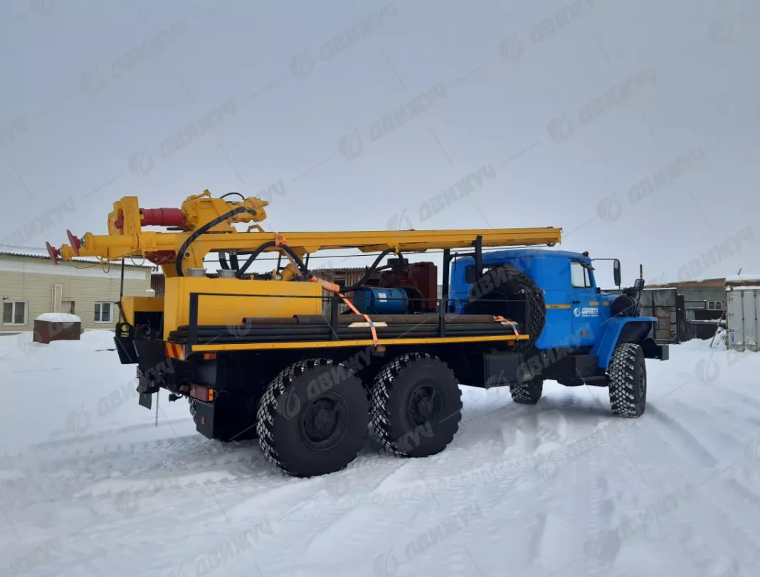 Буровая установка УРБ 2А2 на шасси Урал 4320-60 (с насосом, с компрессором)