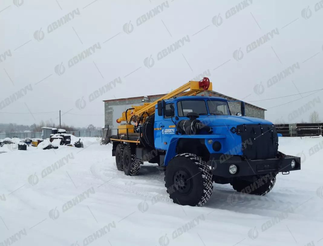 Буровая установка УРБ 2А2 на шасси Урал 4320-60 (с насосом, с компрессором)