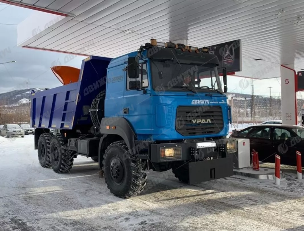 Самосвал Урал 55571-3121-80 с передним клиновидным отвалом