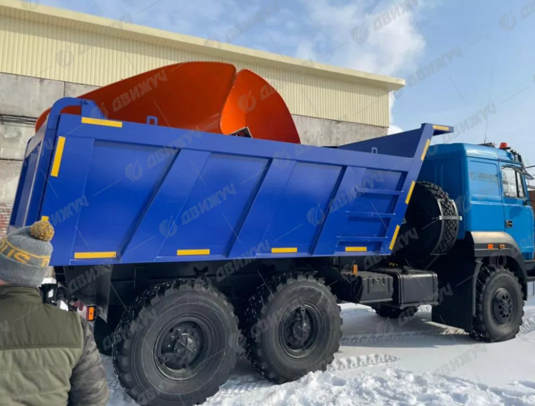 Самосвал Урал 55571-3121-80 с передним клиновидным отвалом