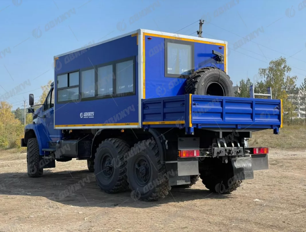 Грузопассажирская вахта на шасси Урал Next 4320-72