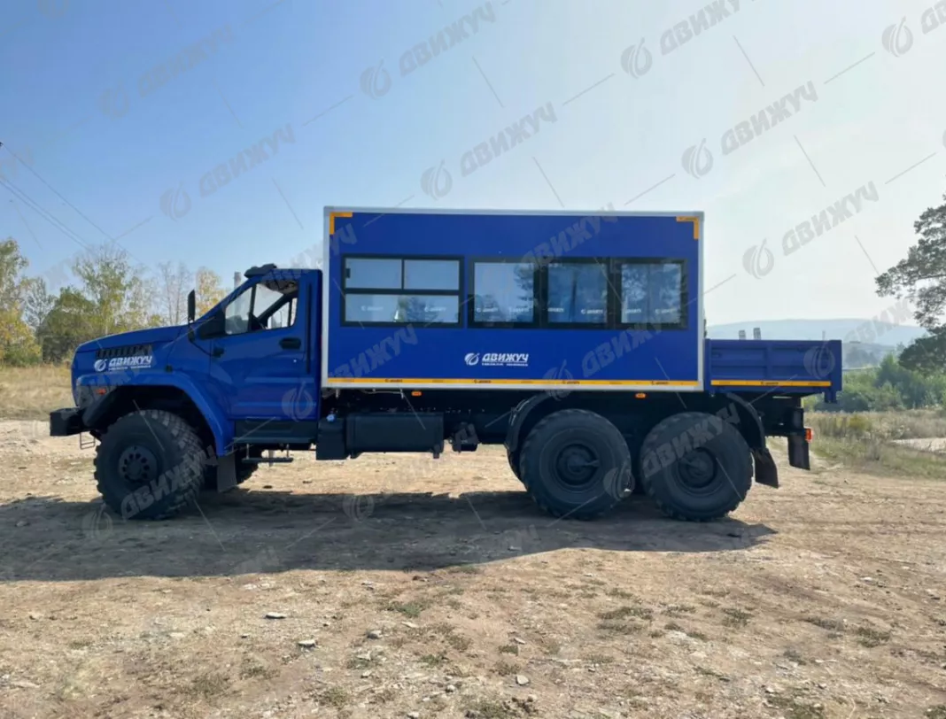 Грузопассажирская вахта на шасси Урал Next 4320-72