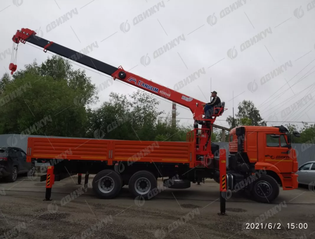 Бортовой автомобиль с КМУ Kanglim 1256GII, на шасси КАМАЗ – 65115-50